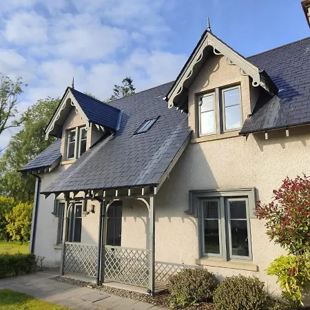 Chic Classy & Cosy At Lough Erne Golf Village And Resort Ballycassidy Exterior photo