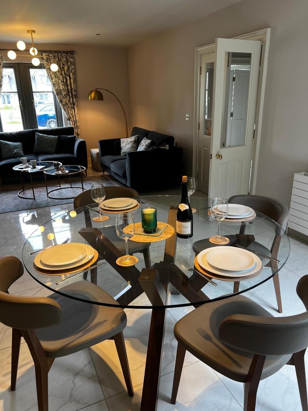 Chic Classy & Cosy At Lough Erne Golf Village And Holiday home