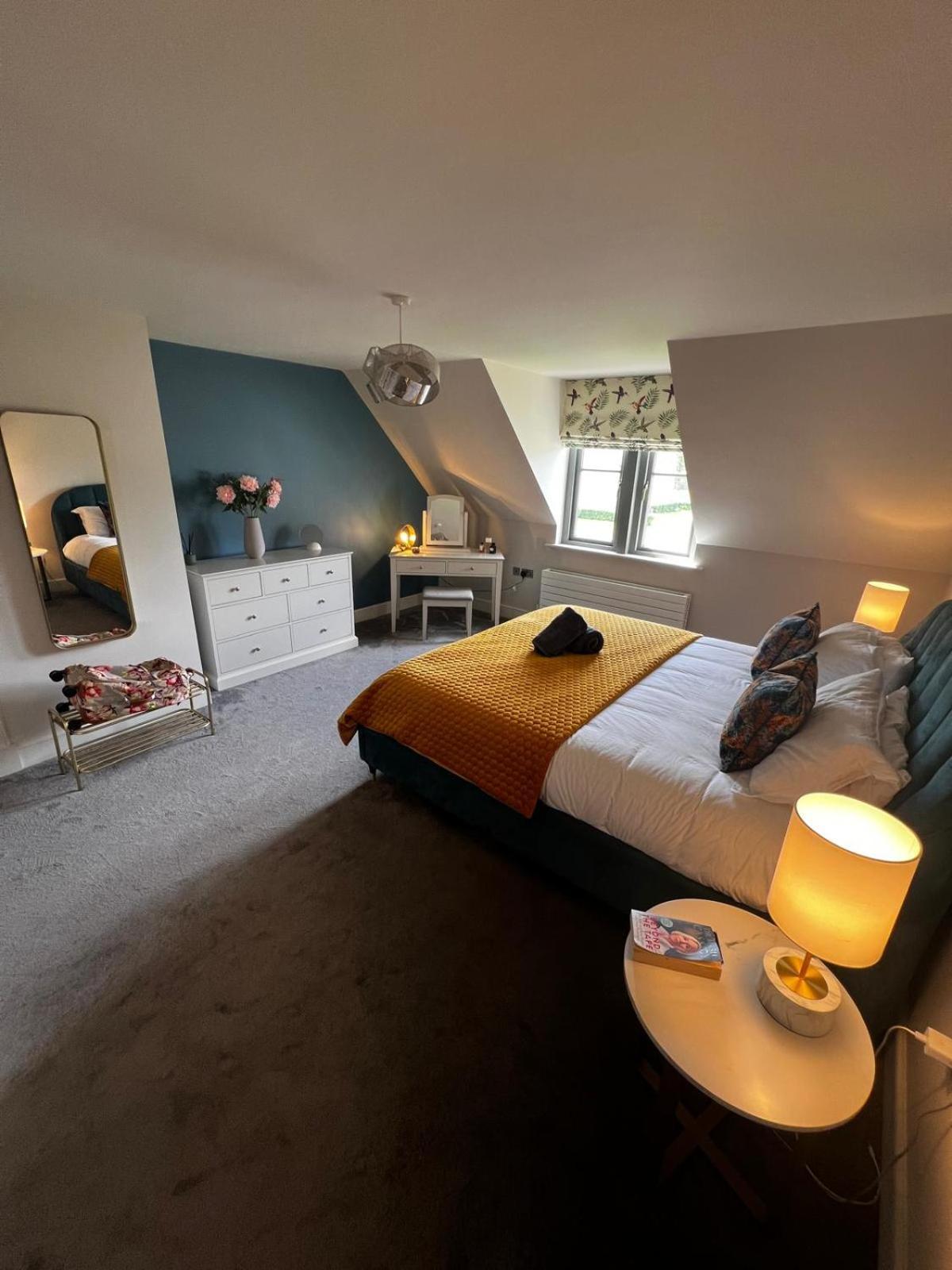 Chic Classy & Cosy At Lough Erne Golf Village And Holiday home *