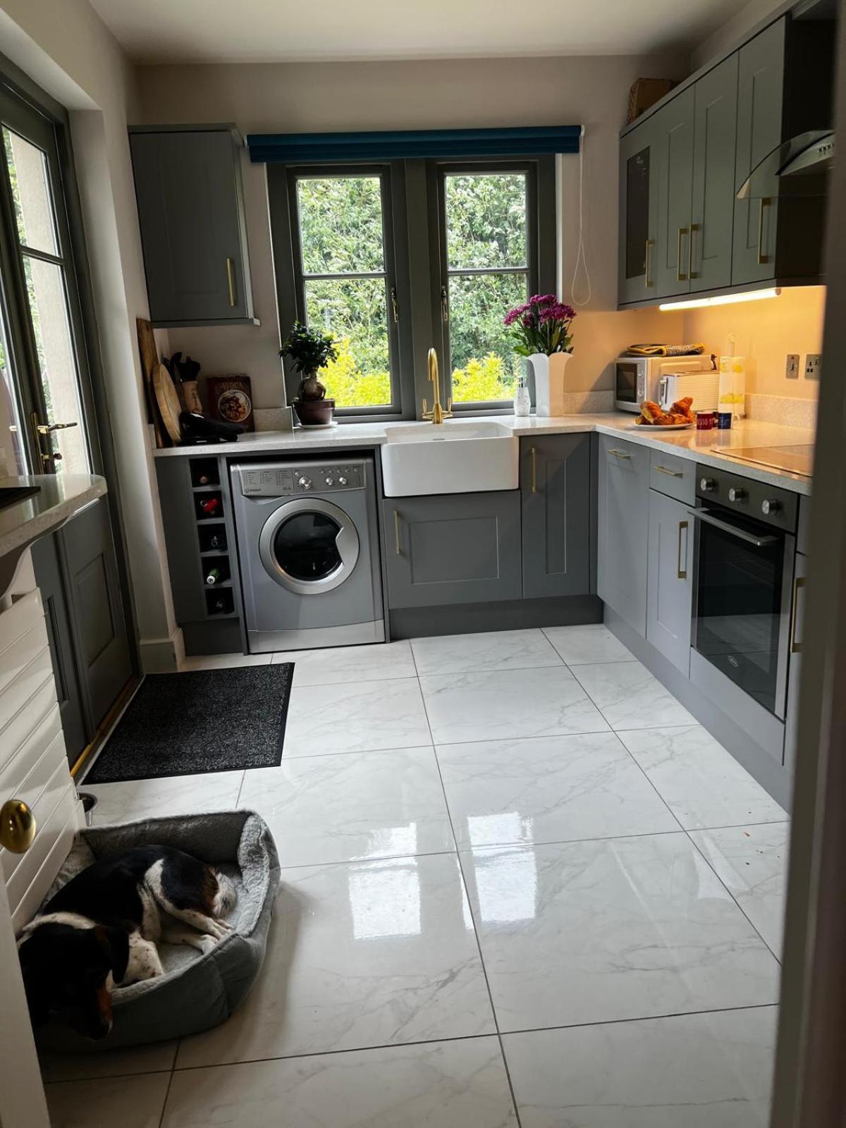 Chic Classy & Cosy At Lough Erne Golf Village And Holiday home