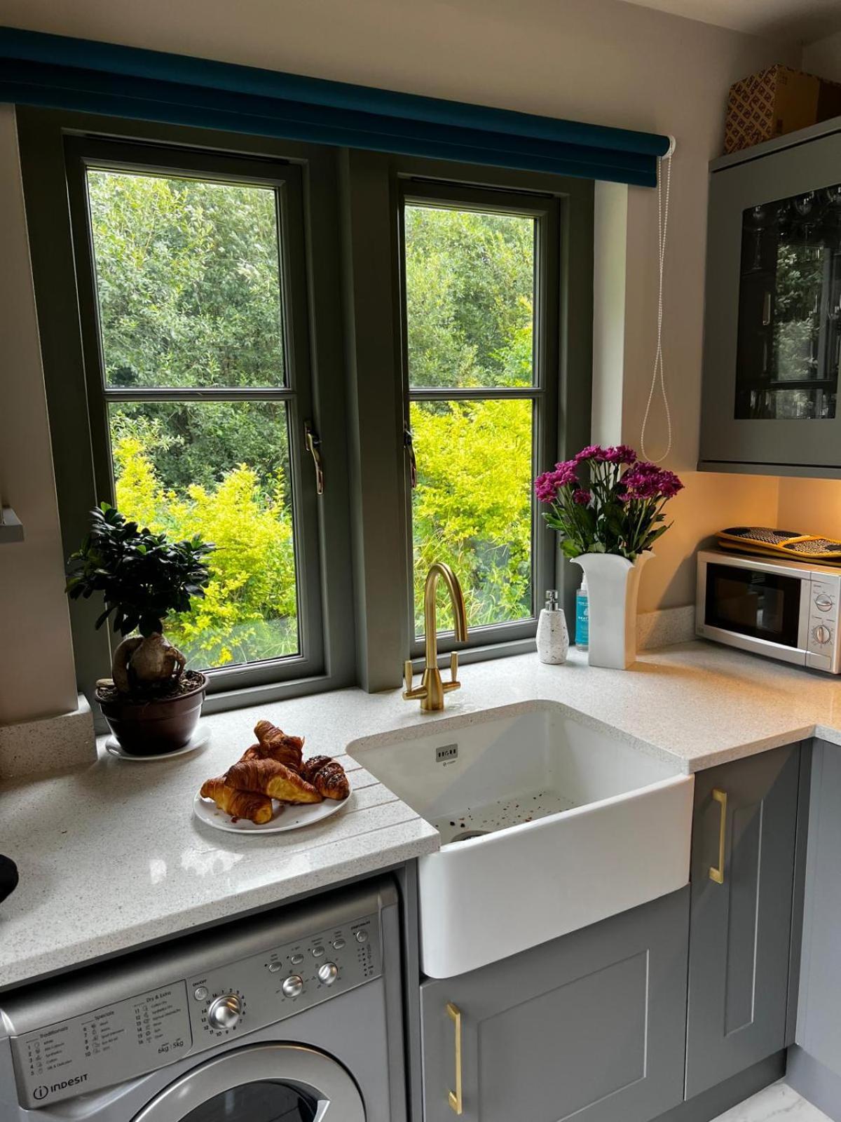 Chic Classy & Cosy At Lough Erne Golf Village And Holiday home *